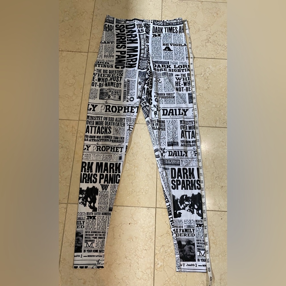 Black Milk Clothing Harry Potter Daily Prophet High-Waisted Leggings. Size L.